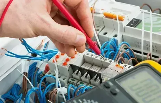 Professional electrician in Bromley Common